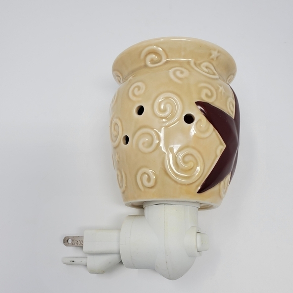 SCENTSY RUSTIC STAR MINI PLUG IN WARMER RETIRED BEIGE SWIRL BARN RED STAR - Picture 4 of 13